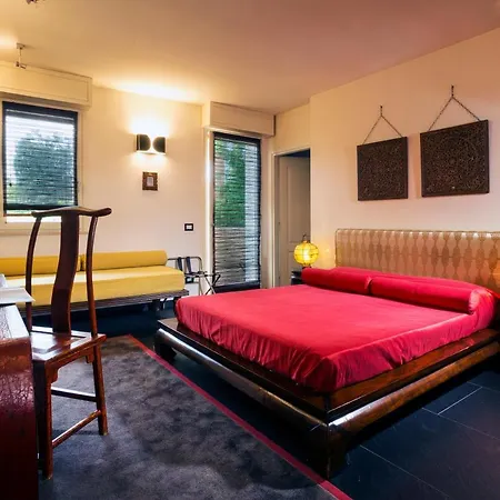 La Desenzano Bed & Breakfast *